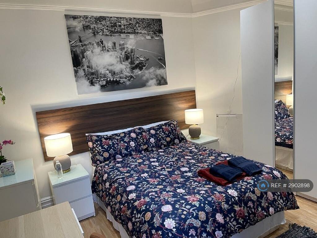 3 bedroom flat for rent