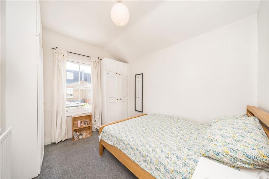 Apartment in London - More