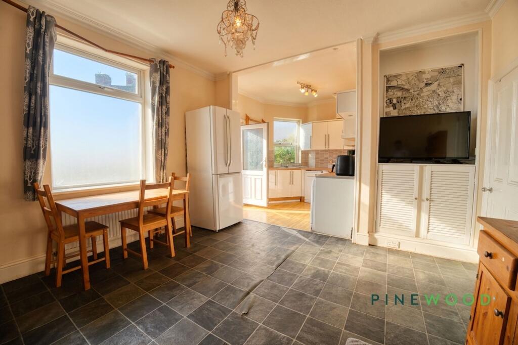 House in North East Derbyshire, Holmgate, Clay Cross - View 5