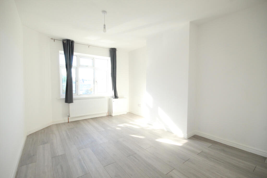 Apartment in Harrow - View 2