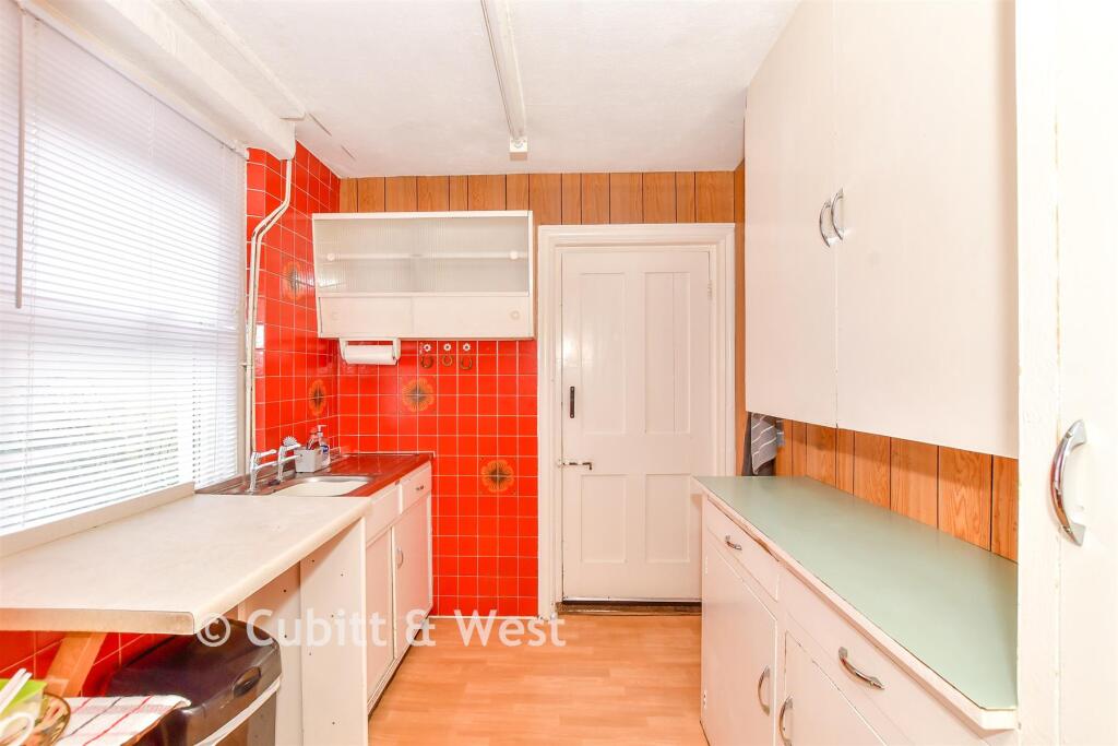 House in Winchester, Hambledon - View 4