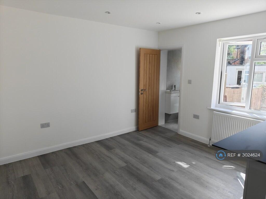 House in Harrow - View 3