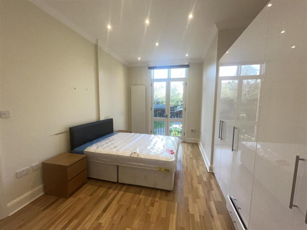 Apartment in London - View 4