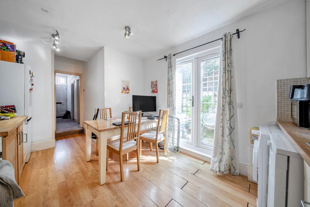 Apartment in London - View 5