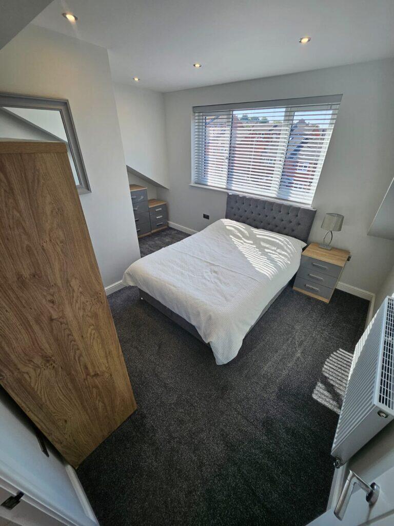 Main image of property: Room 6, St Lukes Road, Holbeck, Leeds, LS11 8JA