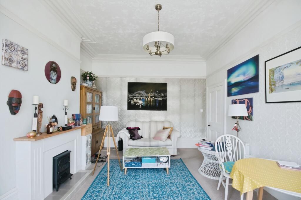 Apartment in Eastbourne, East Sussex - View 4