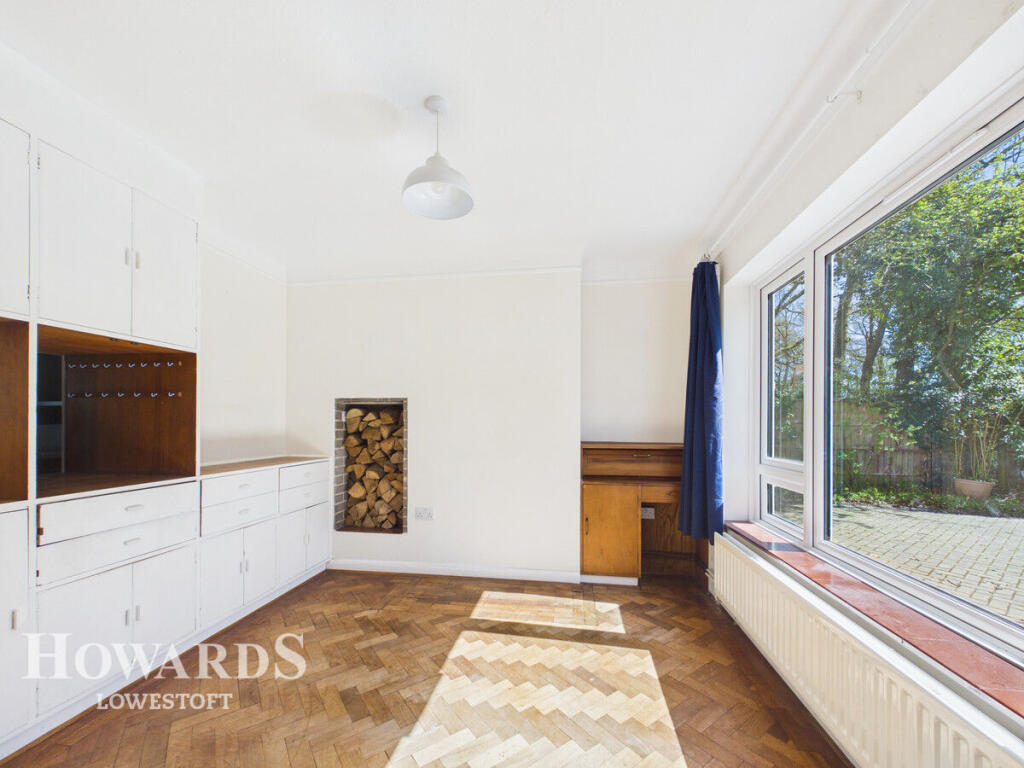 Gunton Avenue, Lowestoft photo 4