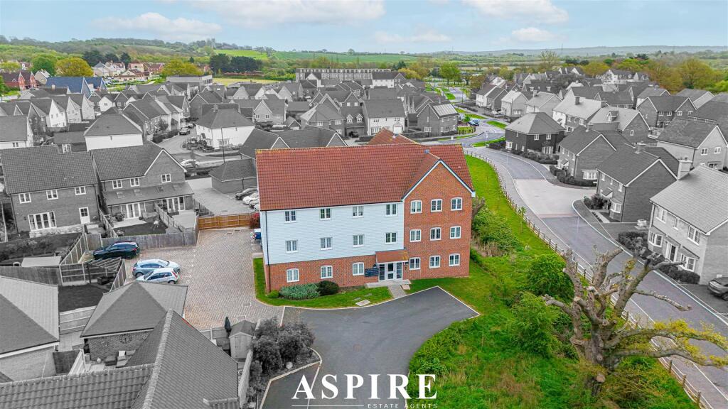 1-bed flat on Baines Place, Runwell, Wickford, £240,000