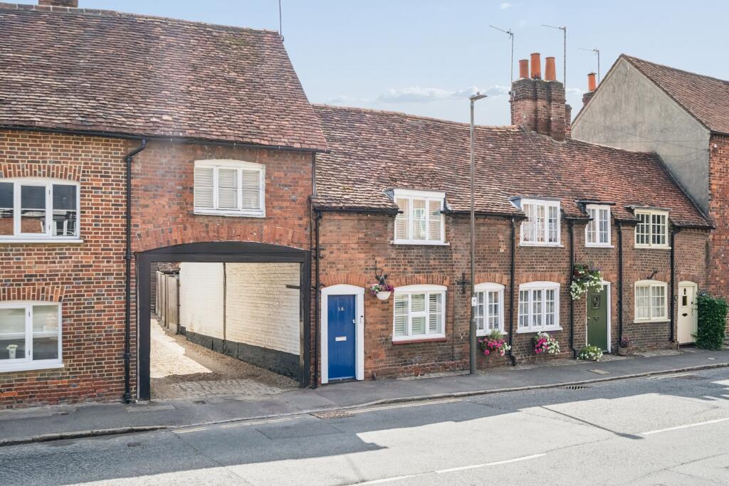 Main image of property: The Broadway, Old Amersham