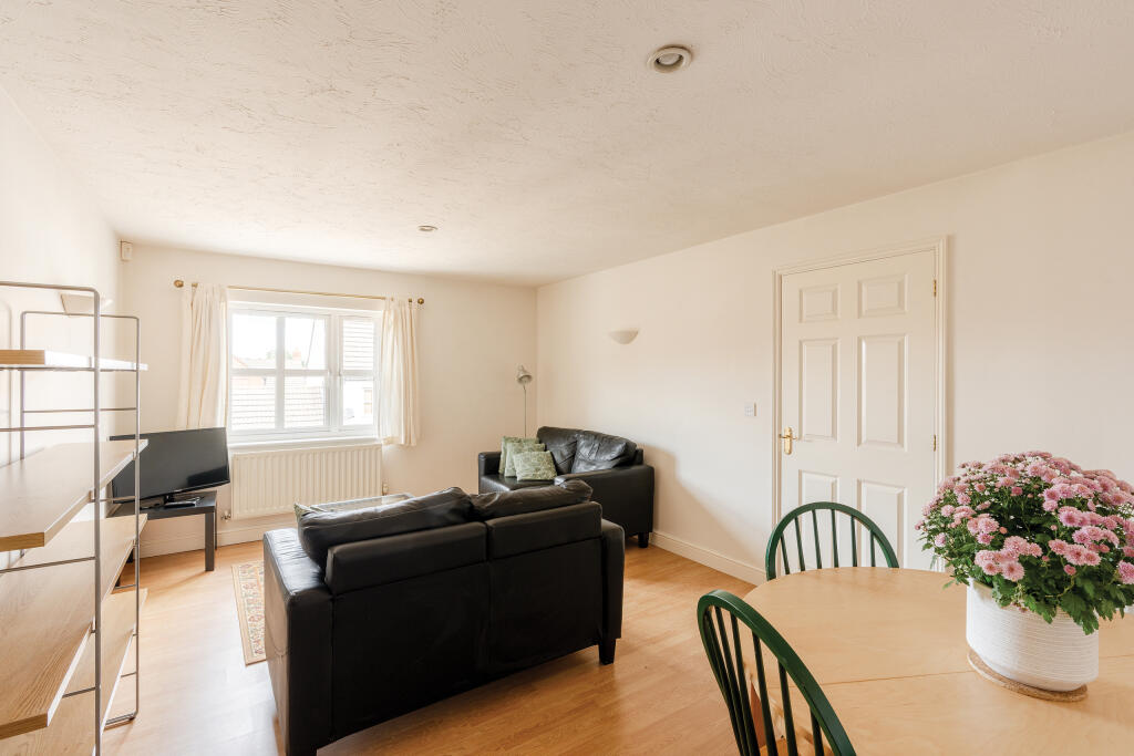 Manor Place, Stoke Gifford, Bristol photo 2