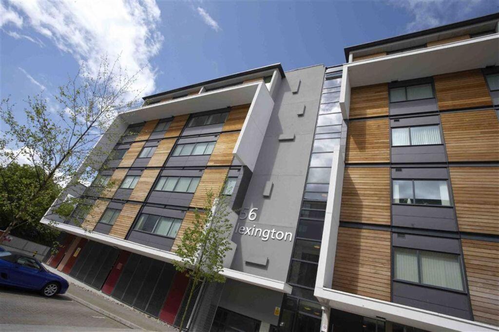 Main image of property: Lexington Court, Broadway, Salford Quays, M50