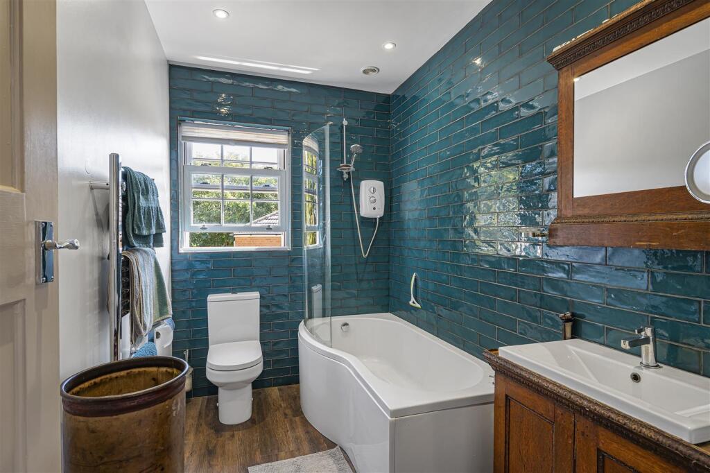 House in Lewes, Seaford - More