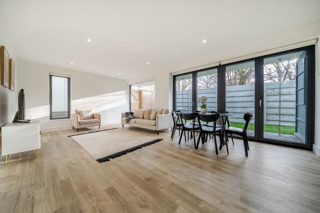 3-bed semi-detached on Rosebud Mews, London, SE16, £950,000