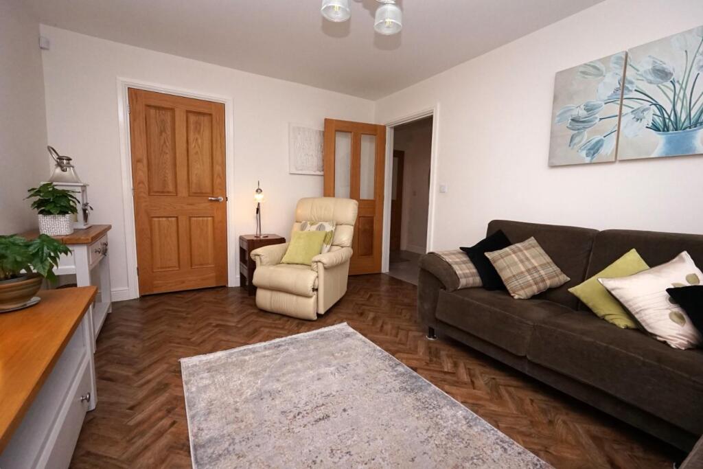 Beacon Drive, Ulverston photo 3