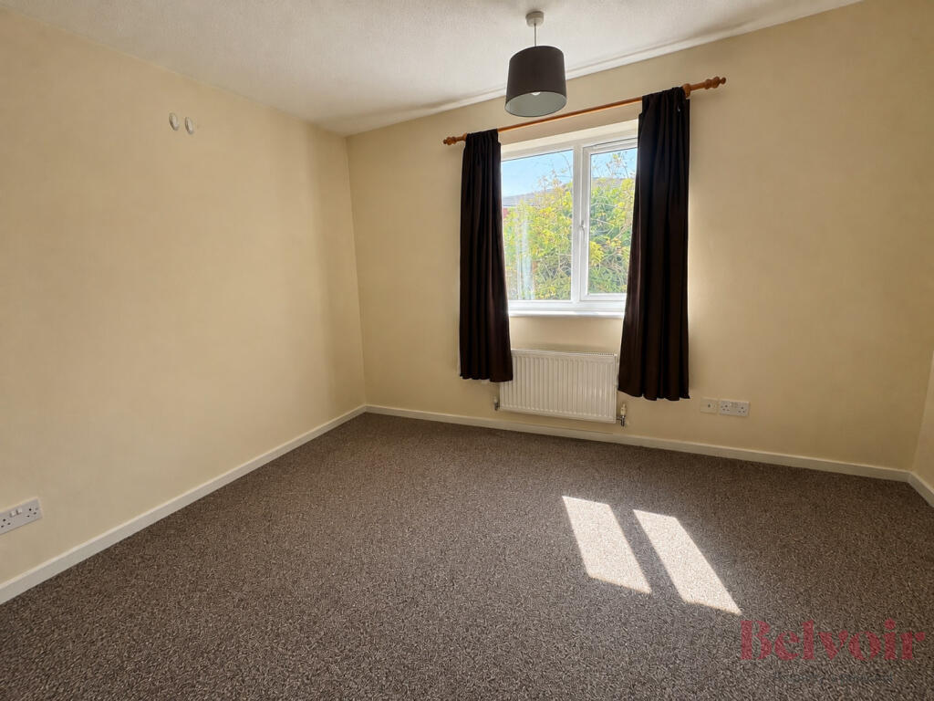 House in Northampton, Wellingborough - More