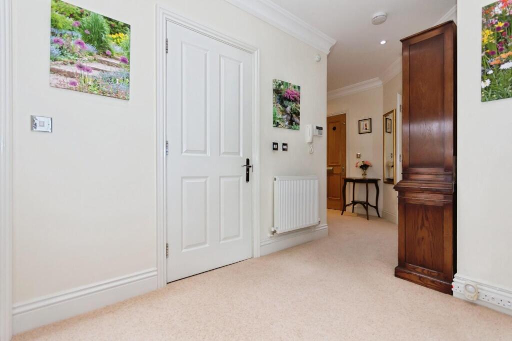 Apartment in Solihull, Dorridge - View 5