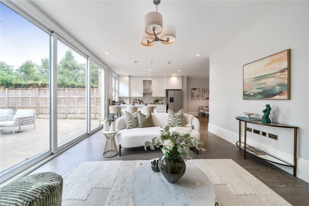 Apartment in London - View 5