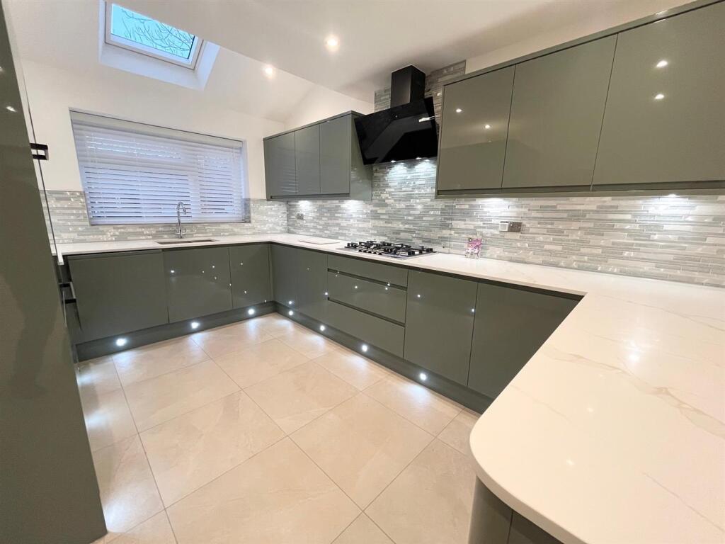 Hopton Road, Stevenage photo 2