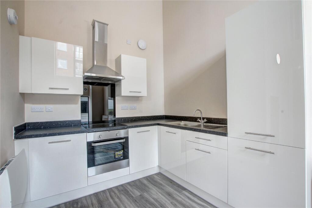 Apartment in Newcastle upon Tyne - View 2