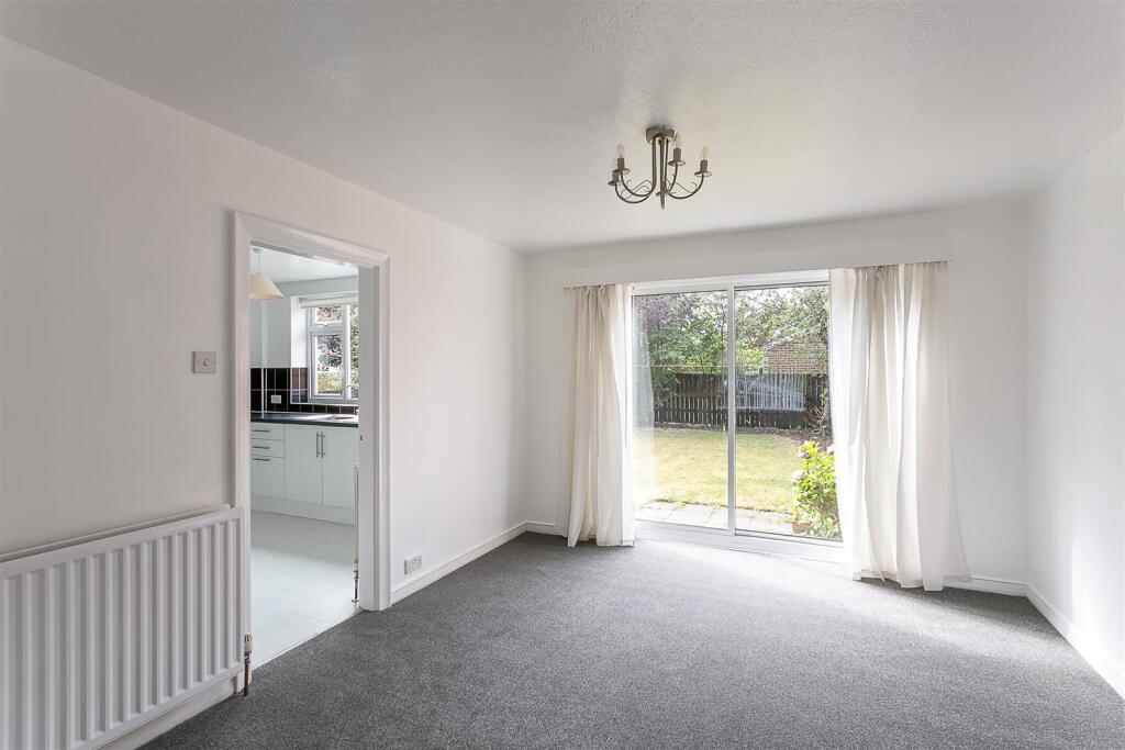 Oakhurst Drive, Gosforth, Newcastle upon Tyne photo 4
