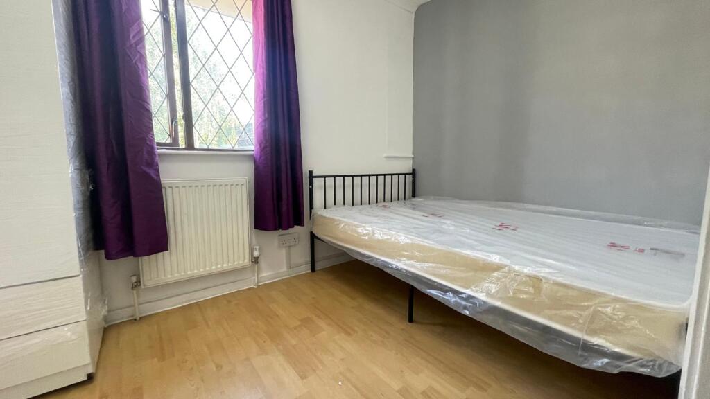 Main image of property: Lukin Street, Shadwell, E1 0AA