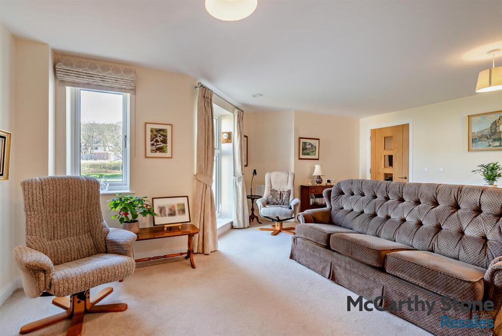 Apartment in Bradford, Ilkley - View 6