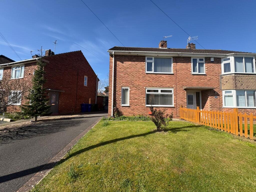 Main image of property: Loundeswood Avenue, Chesterfield, S41