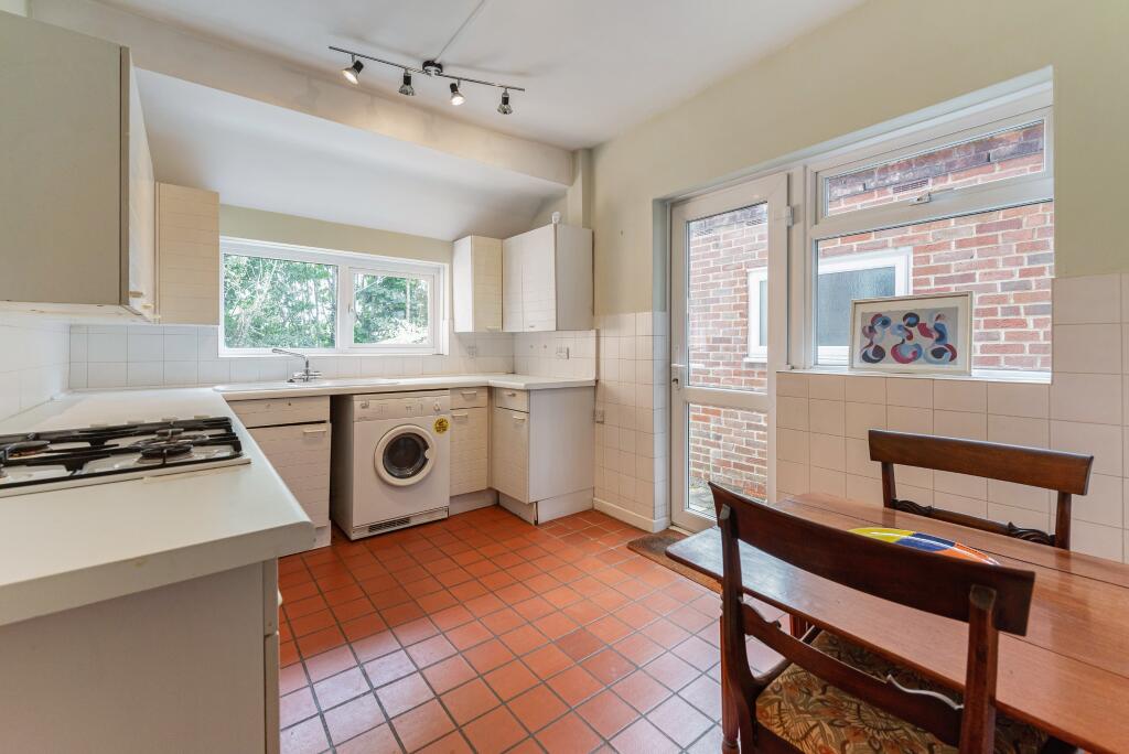 House in Winchester, Hampshire - More