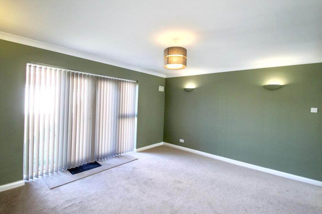 Apartment in Ilford - View 5