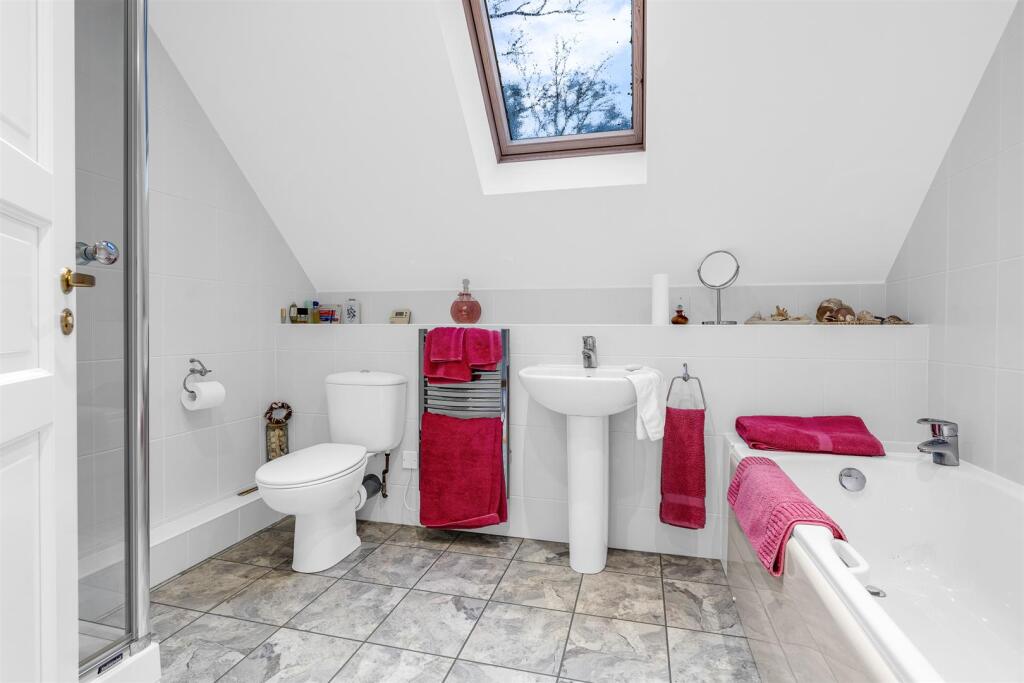 Additional image 21 of Oaklands Rise, Welwyn