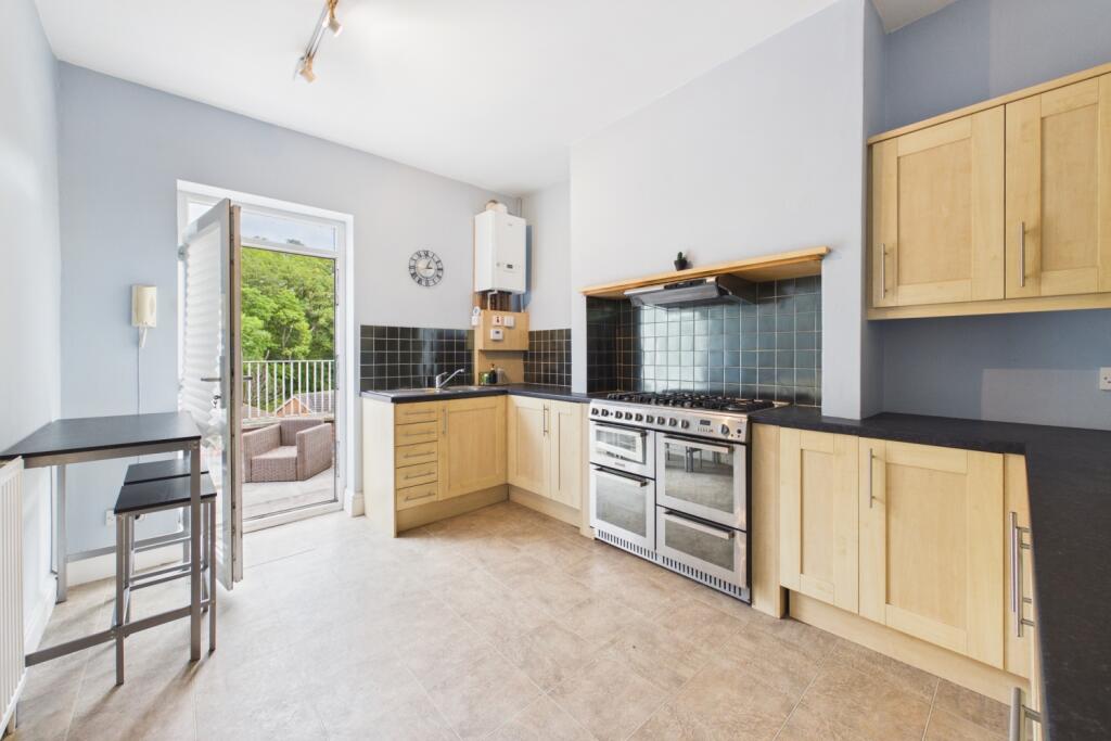 Apartment in Sheffield, Totley Rise, Totley - View 2