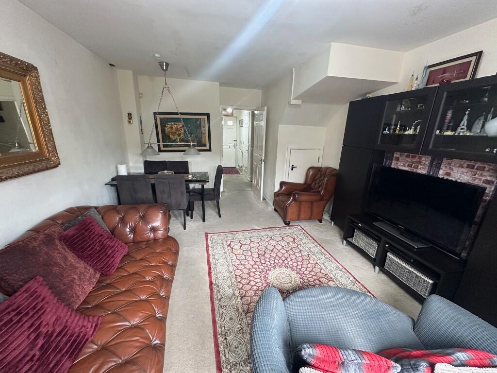 Grove Road, Romford, London, RM6 photo 5