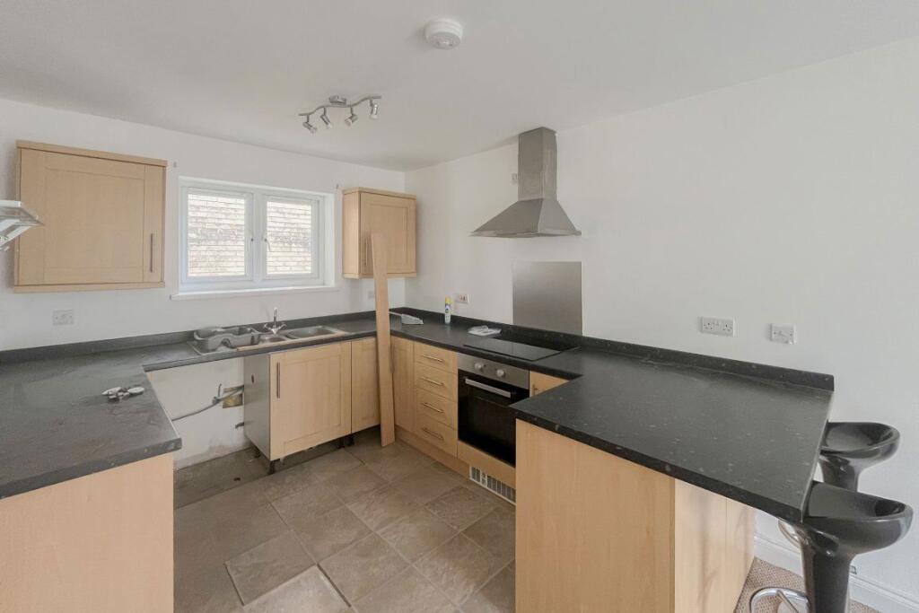 Apartment in Newport - View 2