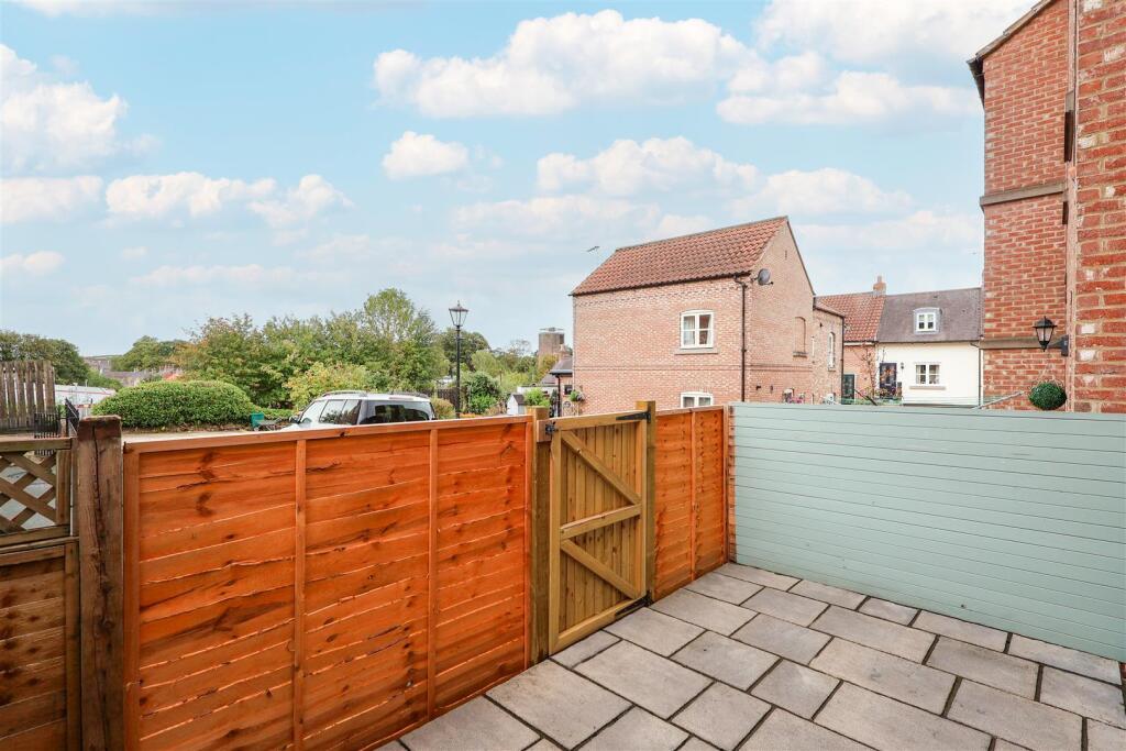 Florentines Court, Allhallowgate, Ripon photo 4
