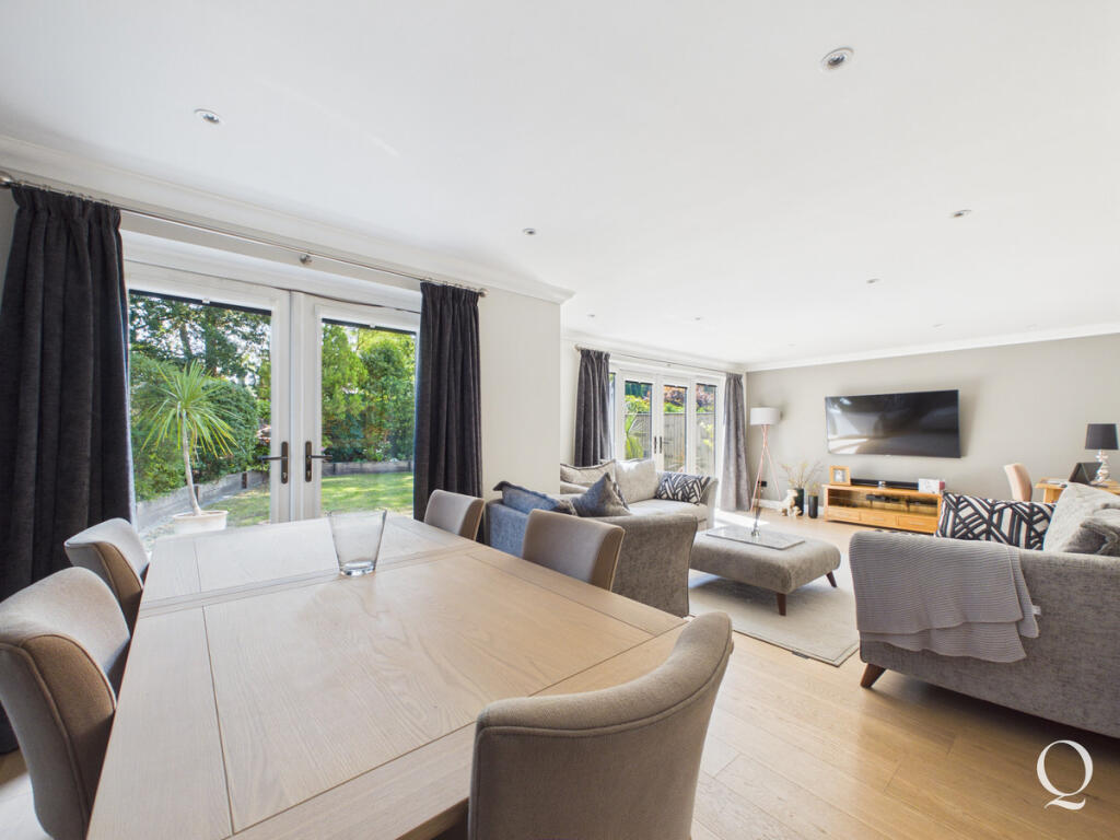 House in Corfe Mullen - View 2