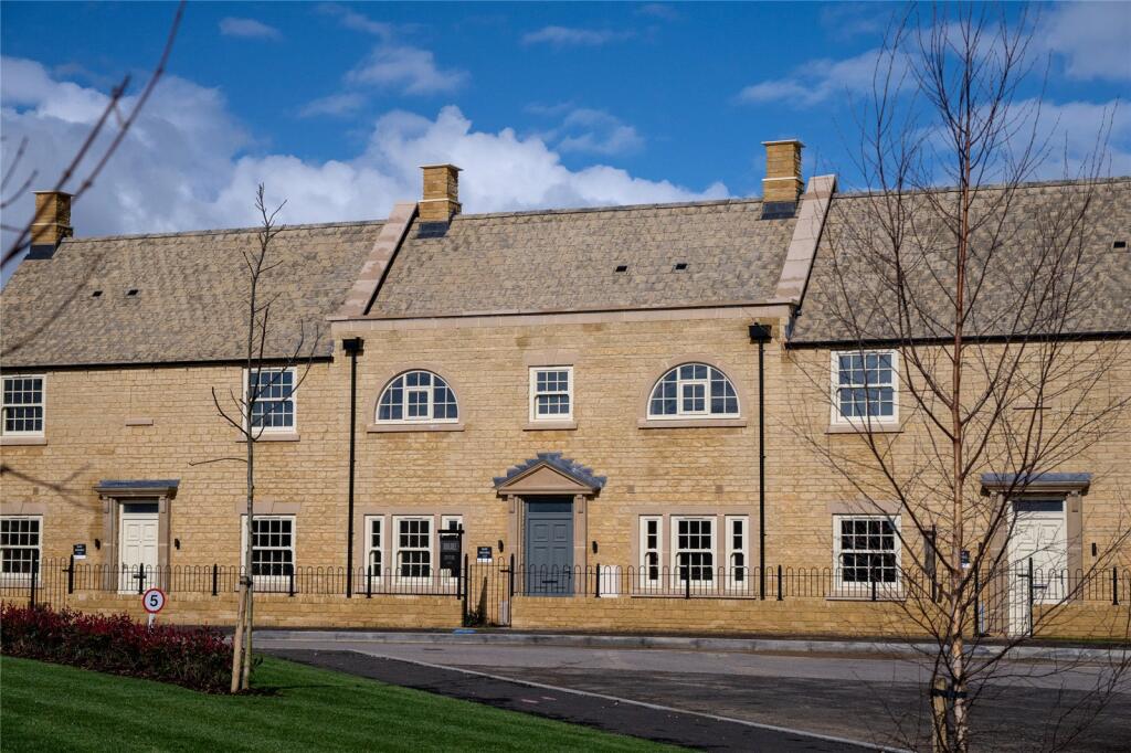 Main image of property: 144 Ellenbrook, Stow Road, Moreton-In-Marsh, Gloucestershire, GL56