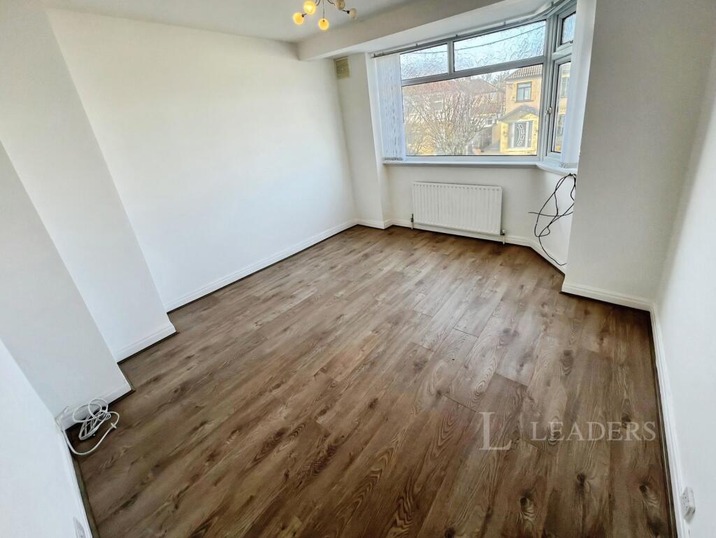 Additional image 5 of Leafield Crescent, Bradford, West Yorkshire, BD2