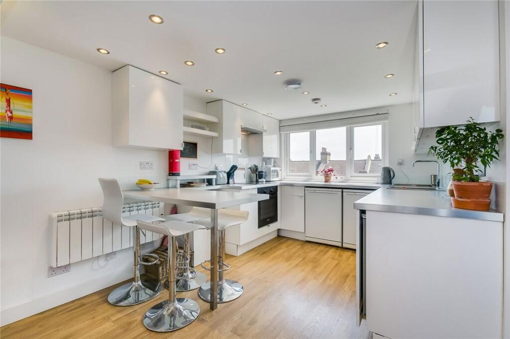 Apartment in London, Mitcham - View 2