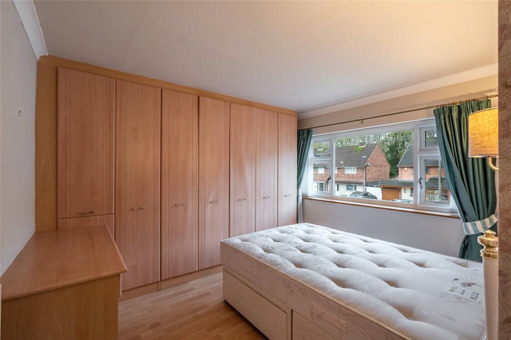 House in Wolverhampton, Castlecroft - View 6