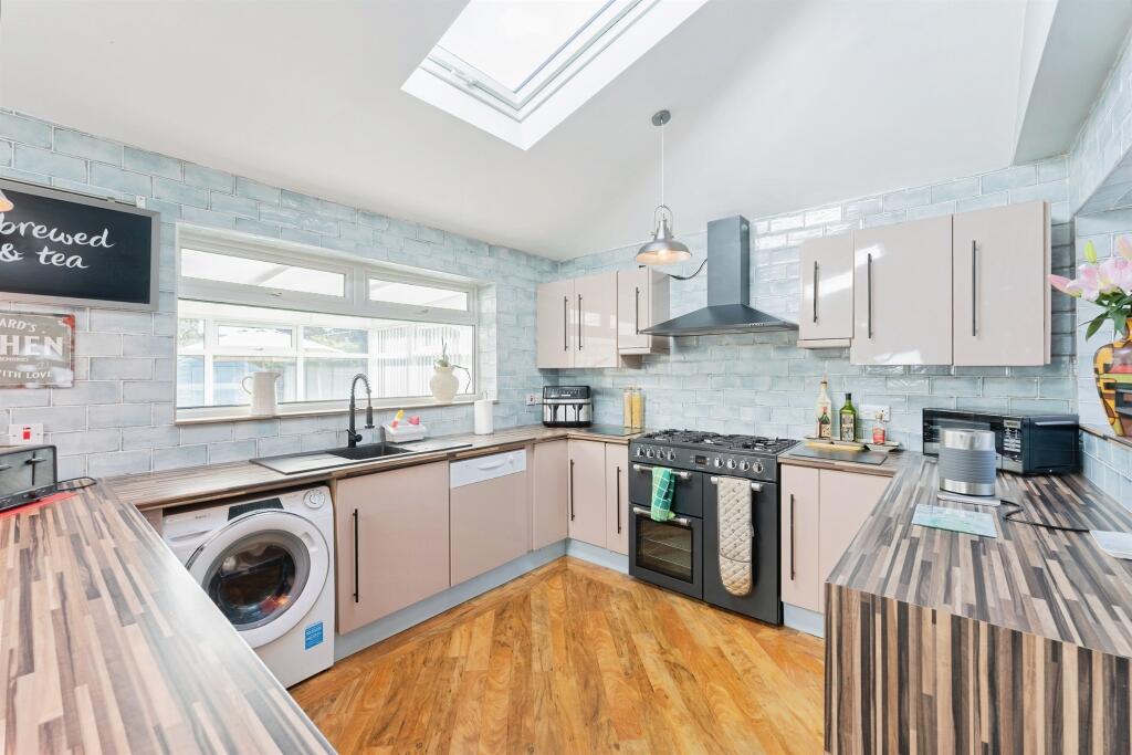 House in Chester, Ellesmere Port - More