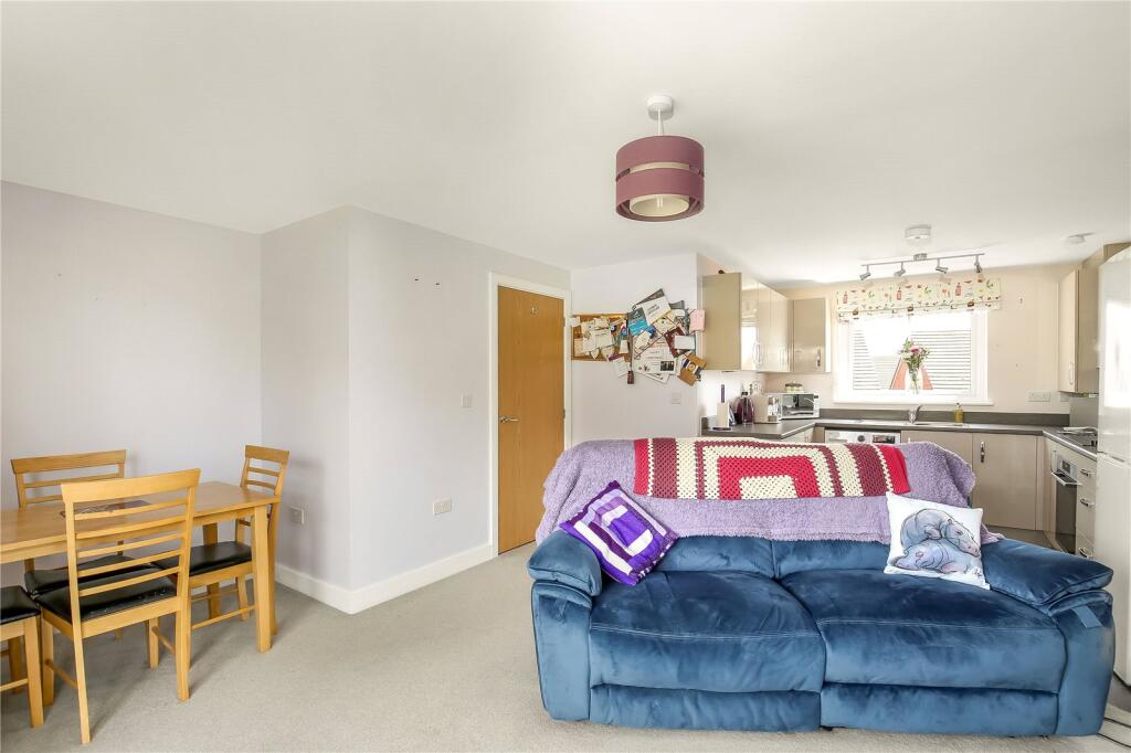 Davies Road, Longhedge, Wiltshire, SP4 photo 4