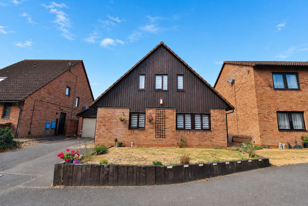 Main image of property: Dalestones, Northampton, NN4