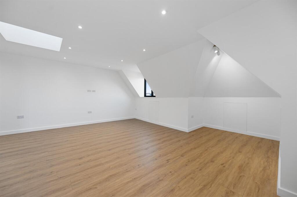 Apartment in London - More