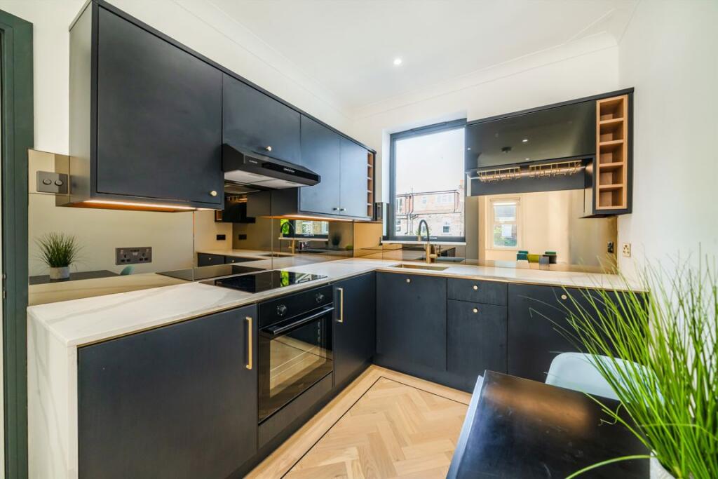 Apartment in London, West Ealing, Hanwell - View 2