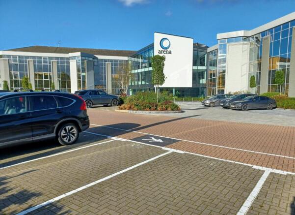 100 Berkshire Place Winnersh offices 2 to 200 people 2.jpg