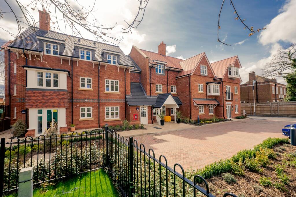 Main image of property: 40 Woburn Street, Ampthill, Bedfordshire, MK45 2HX