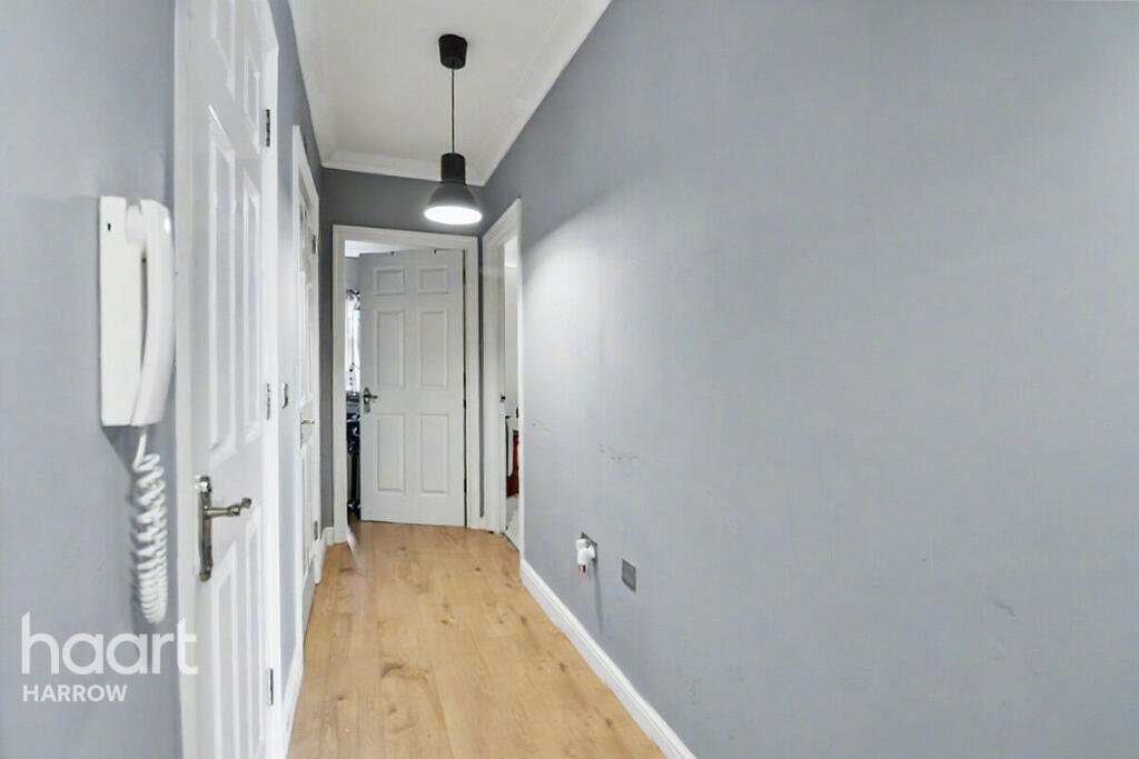 Apartment in London, Preston - View 4