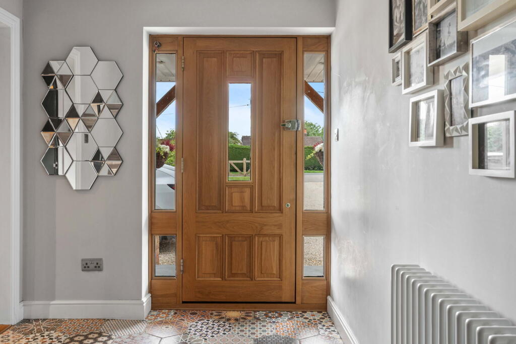 House in Maldon, North Fambridge - More