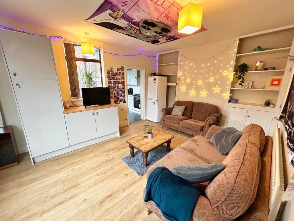 Main image of property: 40 Harefield Road, Ecclesall 