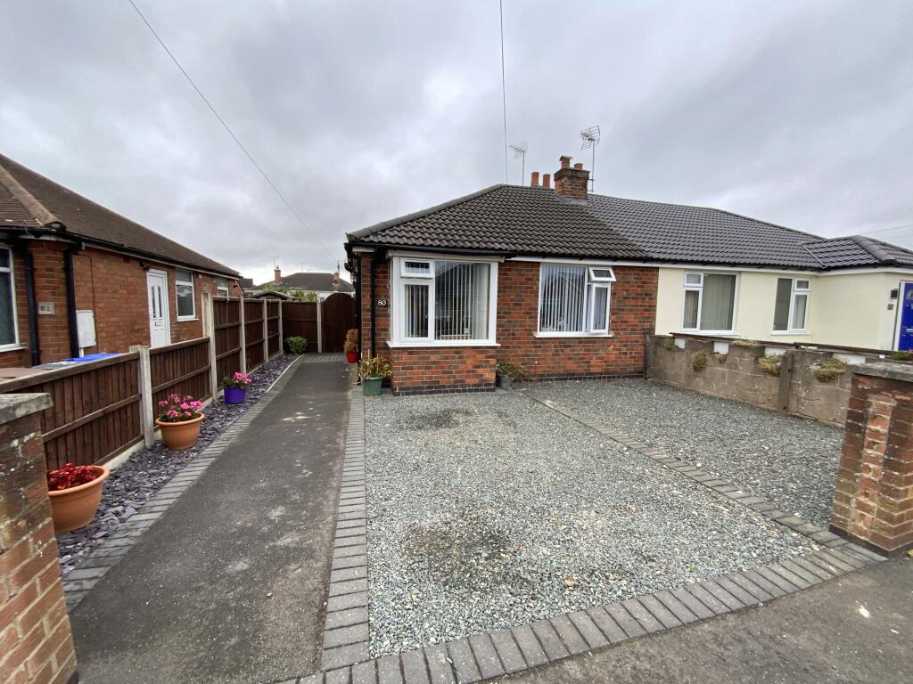 2-bed bungalow on Wyvern Avenue, Nottingham, NG10, £230,000